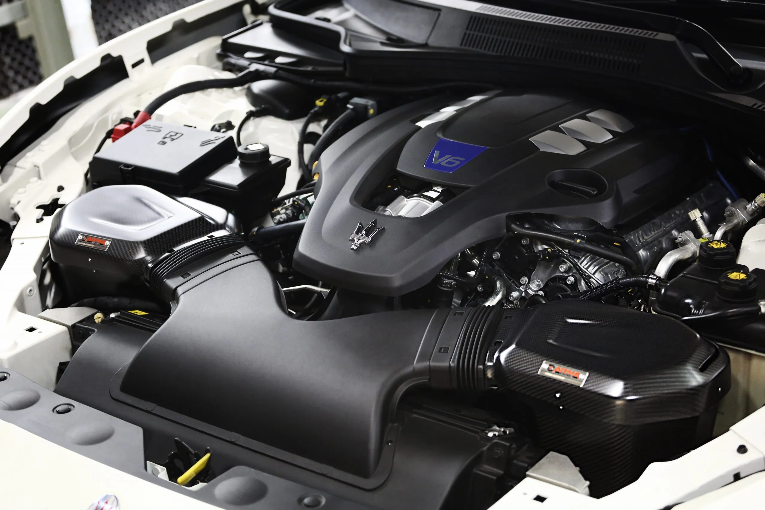 ARMASPEED Carbon Ansaugsystem für Maserati Ghibli S/SQ4