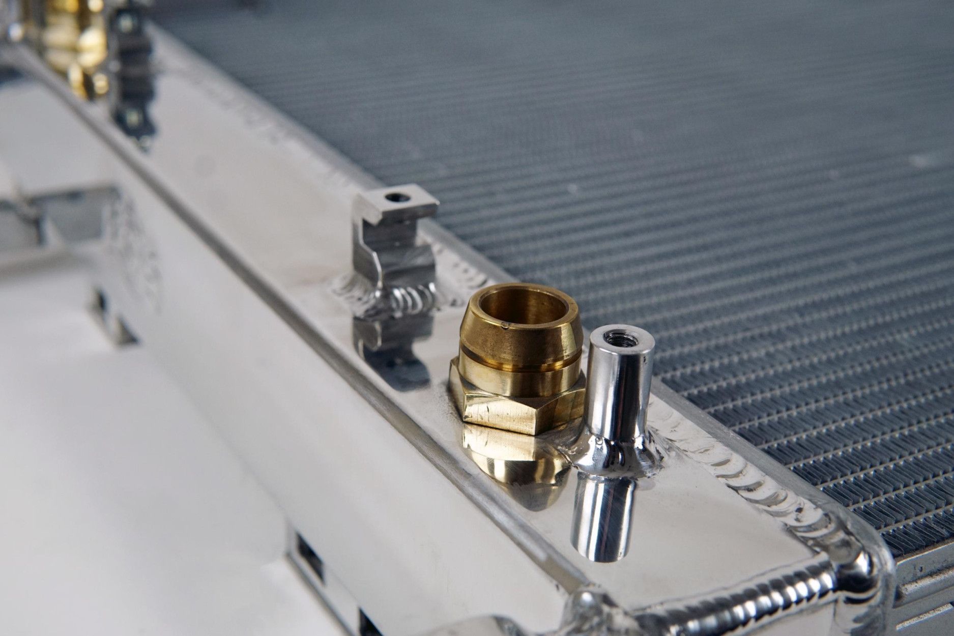 Refroidisseur d'eau CSF avec refroidisseur d'huile de transmission intégré pour Audi B8 S4 et S5 