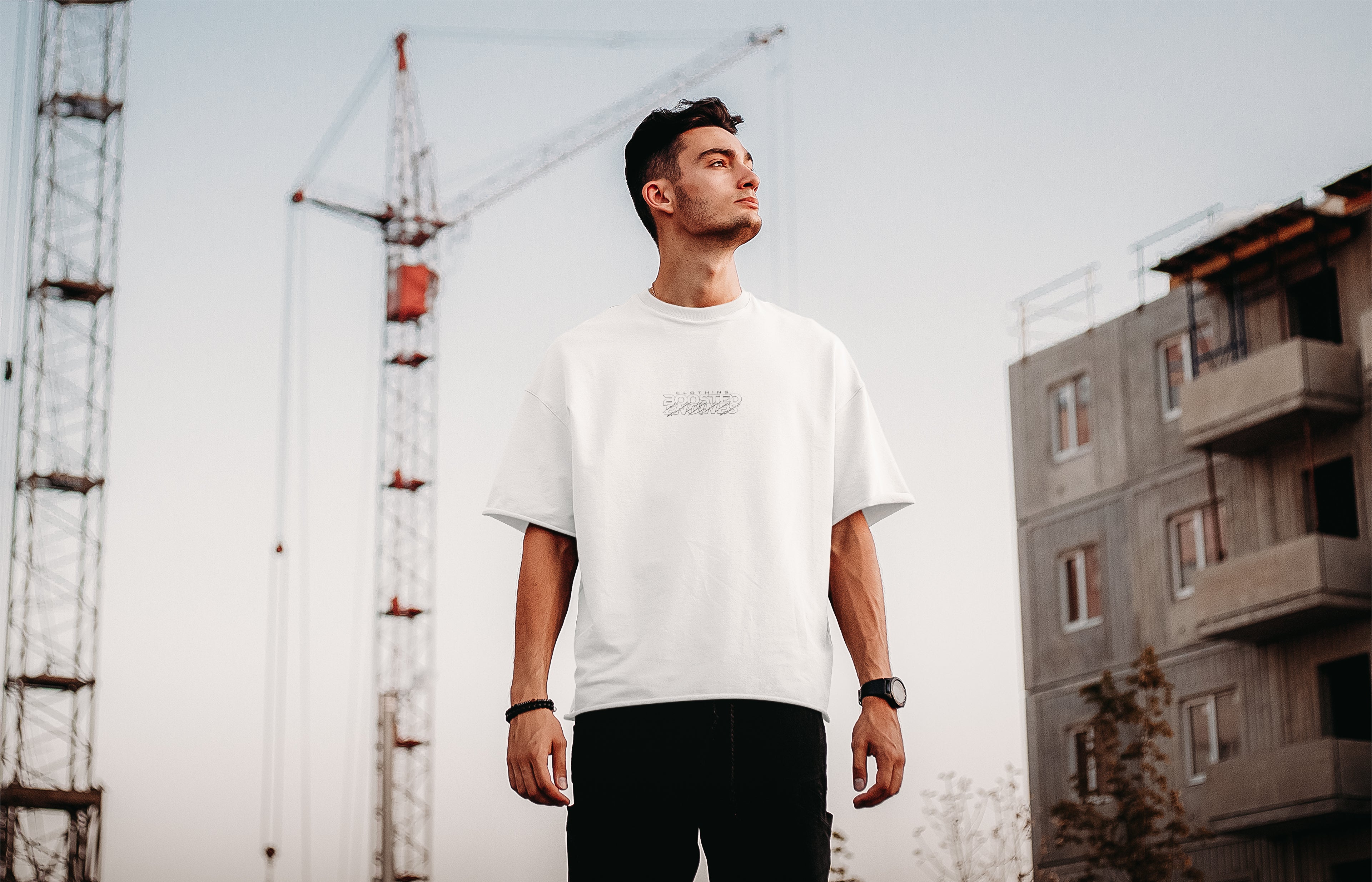 BOOSTED ENGINES ''BRAND LOGO'' MEN'S OVERSIZED T-SHIRT